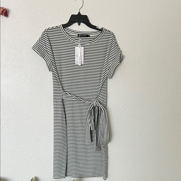 Merokeety Dresses & Skirts - Merokeety Medium Striped Olive and Cream Dress NWT